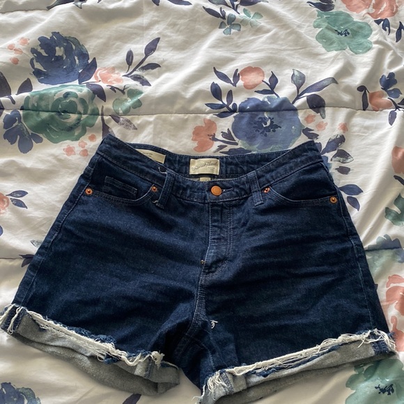 Dark wash jean shorts - Picture 1 of 2